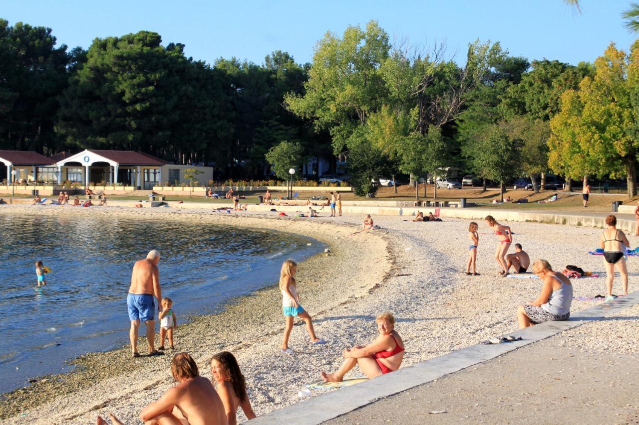 Family Friendly Apartments With A Swimming Pool Valbandon, Fazana - 2201 Štinjan Kültér fotó