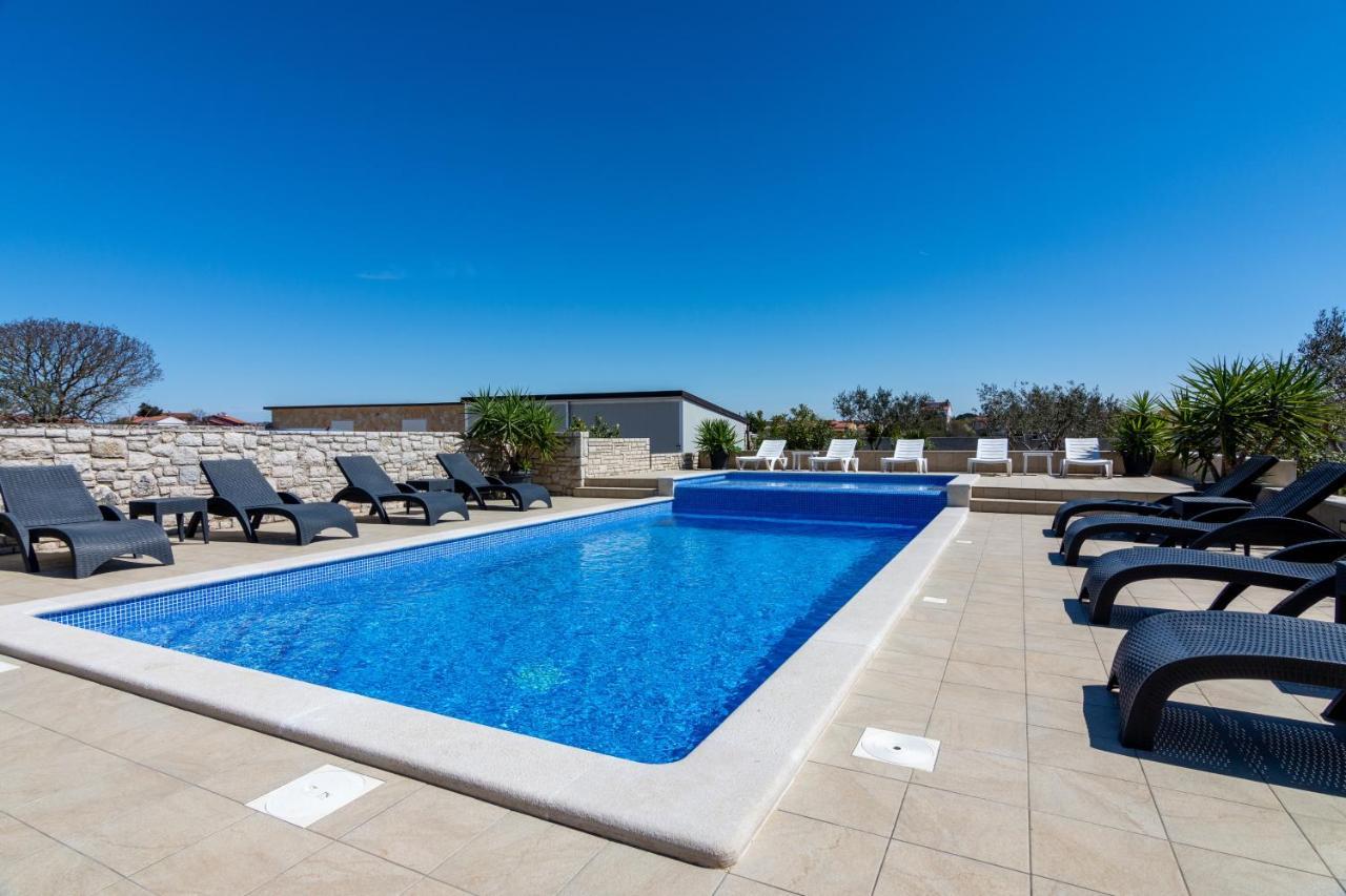 Family Friendly Apartments With A Swimming Pool Valbandon, Fazana - 2201 Štinjan Kültér fotó