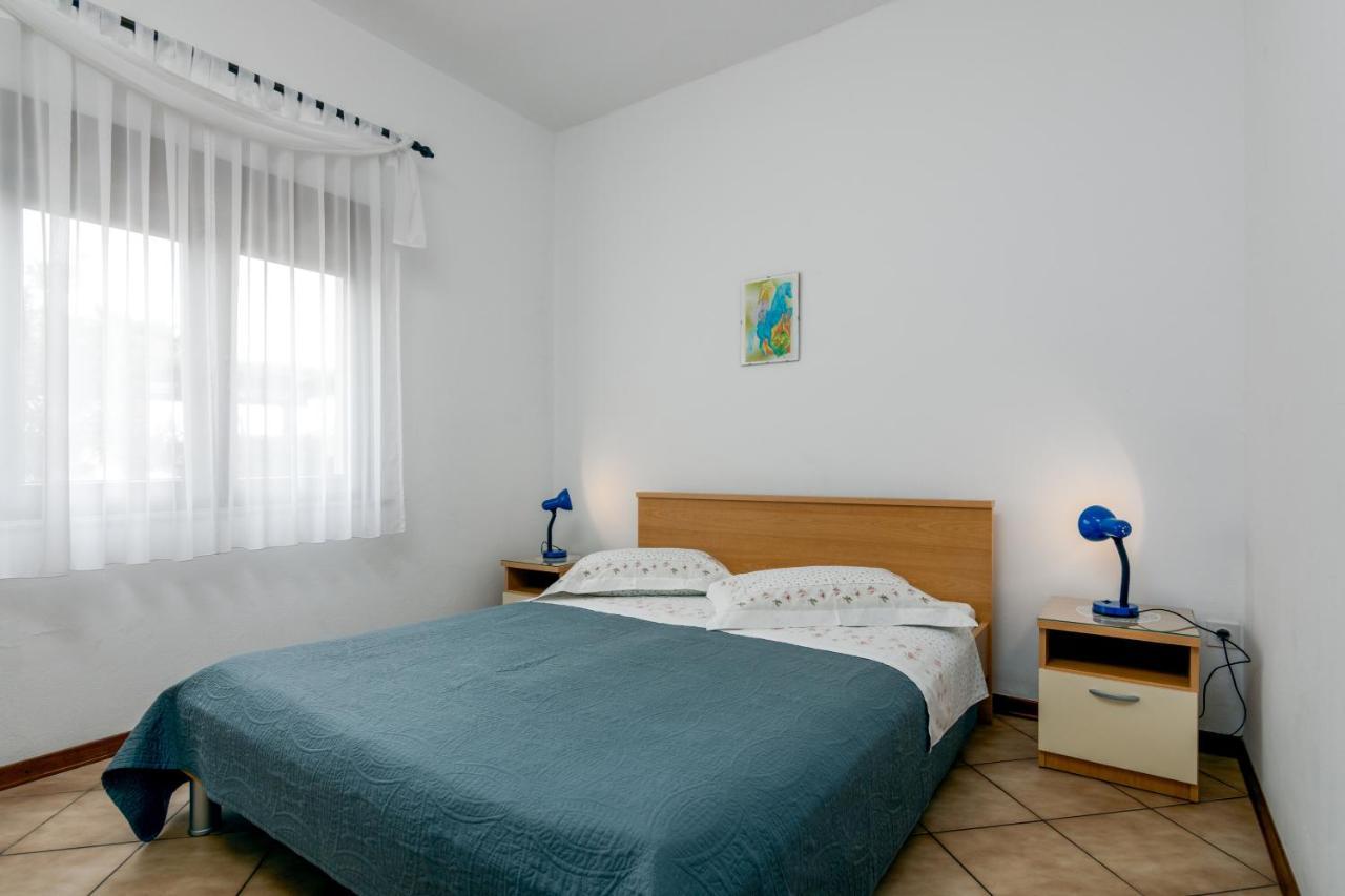 Family Friendly Apartments With A Swimming Pool Valbandon, Fazana - 2201 Štinjan Kültér fotó