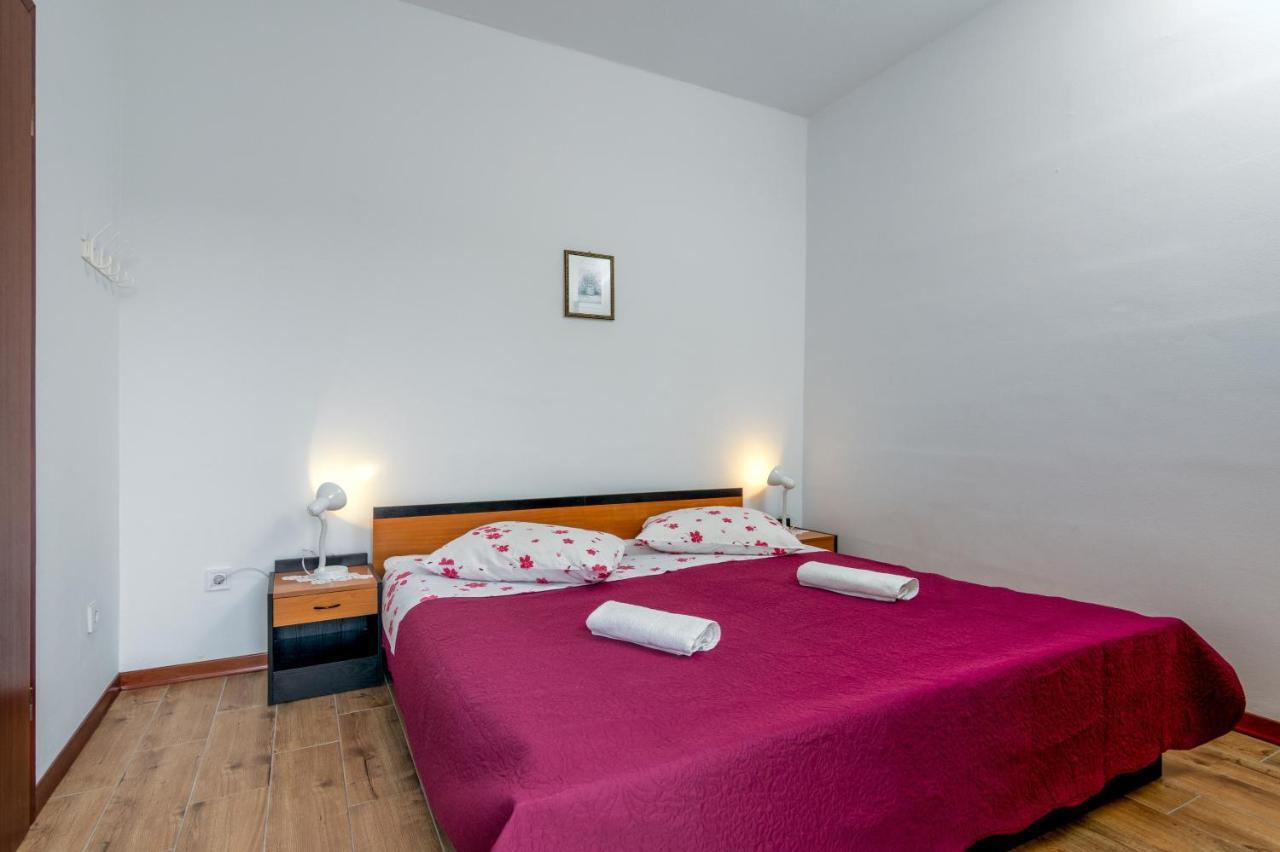Family Friendly Apartments With A Swimming Pool Valbandon, Fazana - 2201 Štinjan Kültér fotó
