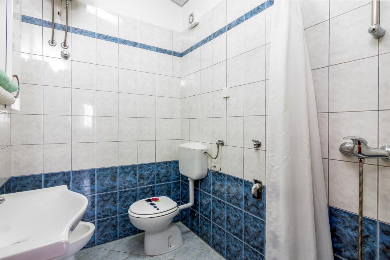 Family Friendly Apartments With A Swimming Pool Valbandon, Fazana - 2201 Štinjan Kültér fotó