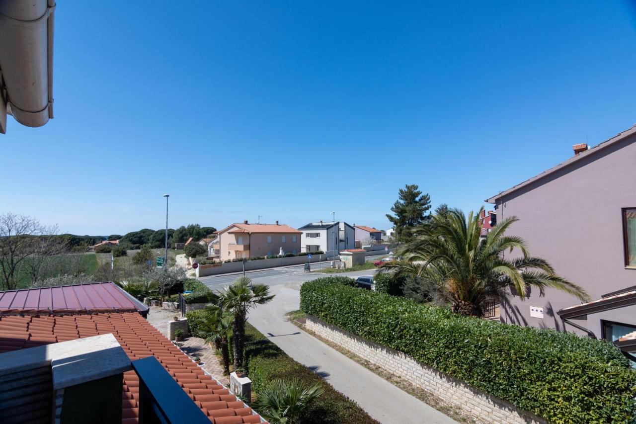 Family Friendly Apartments With A Swimming Pool Valbandon, Fazana - 2201 Štinjan Kültér fotó
